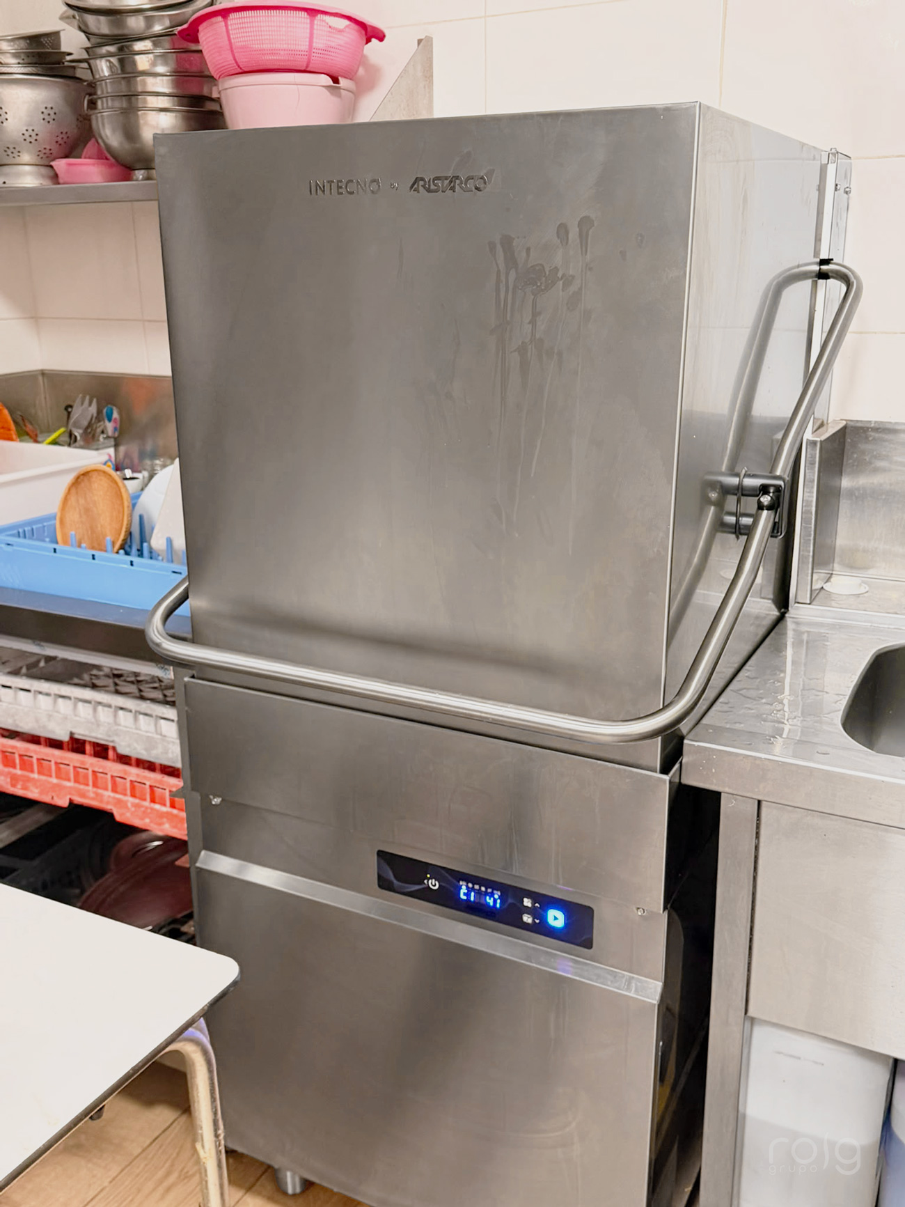 Freidora doble Baron instalada en la cocina de Casa Acuña